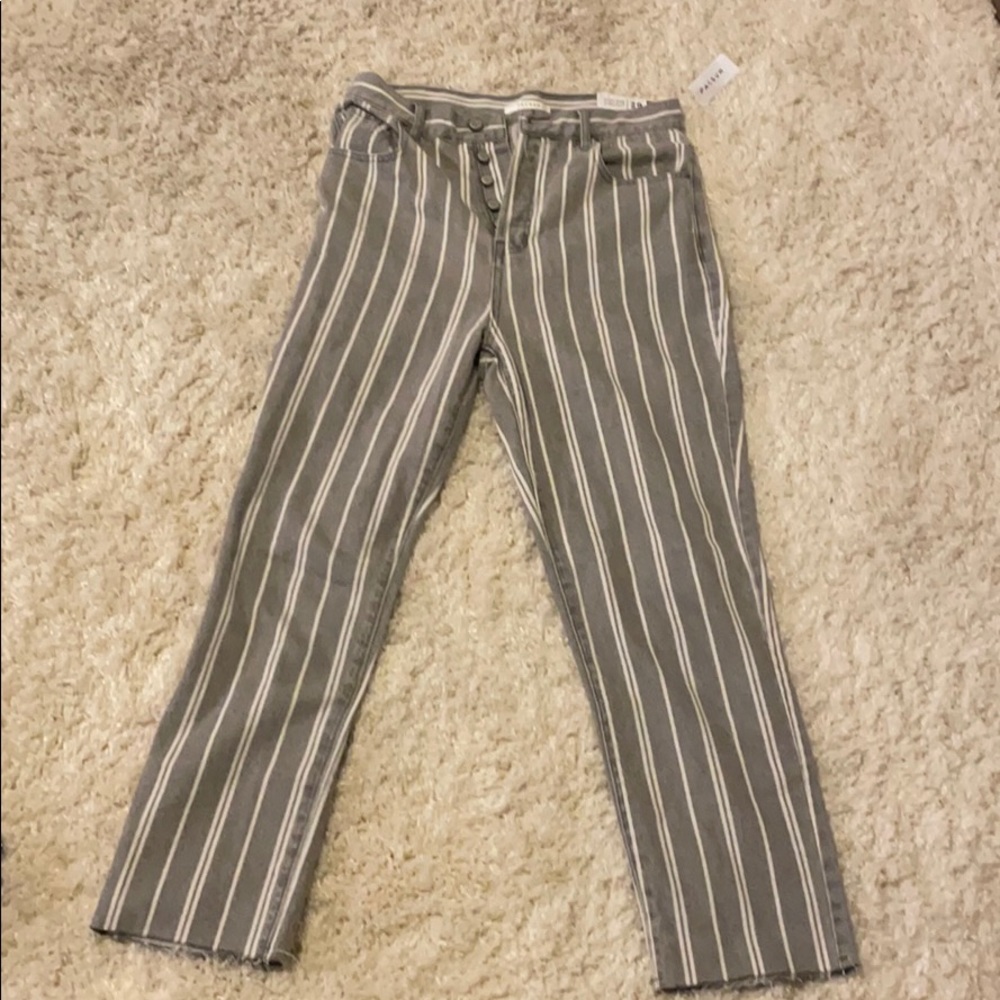 Women’s straight leg/ high rise jeans from Pacsun
